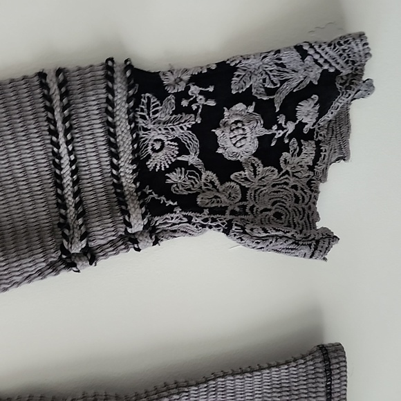 Soft Surroundings Gray Waffle Cotton Lace Embroidered Cuffs Long Sleeve S (kn14) - Picture 3 of 7